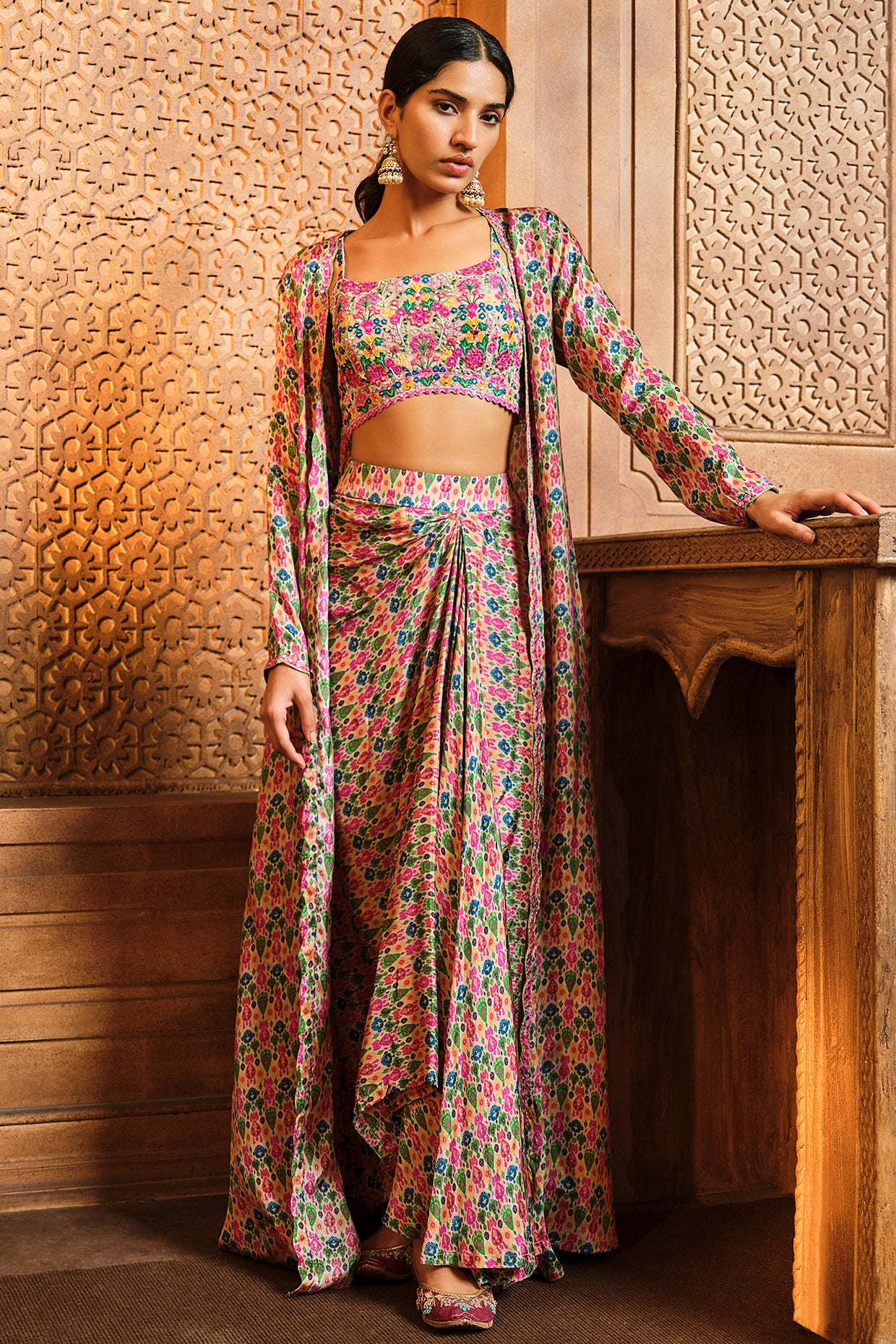 skirt #and #crop #top #indian #weddings #with #jacket Summer colours- plain  skirt and printed c… | Indian outfits lehenga, Dress indian style, Indian  lehenga choli